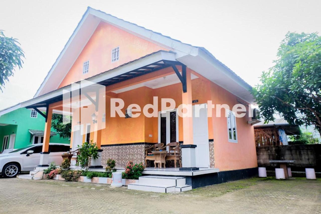 Villa Ikhbar Ciletuh Redpartner Cilowa Dış mekan fotoğraf