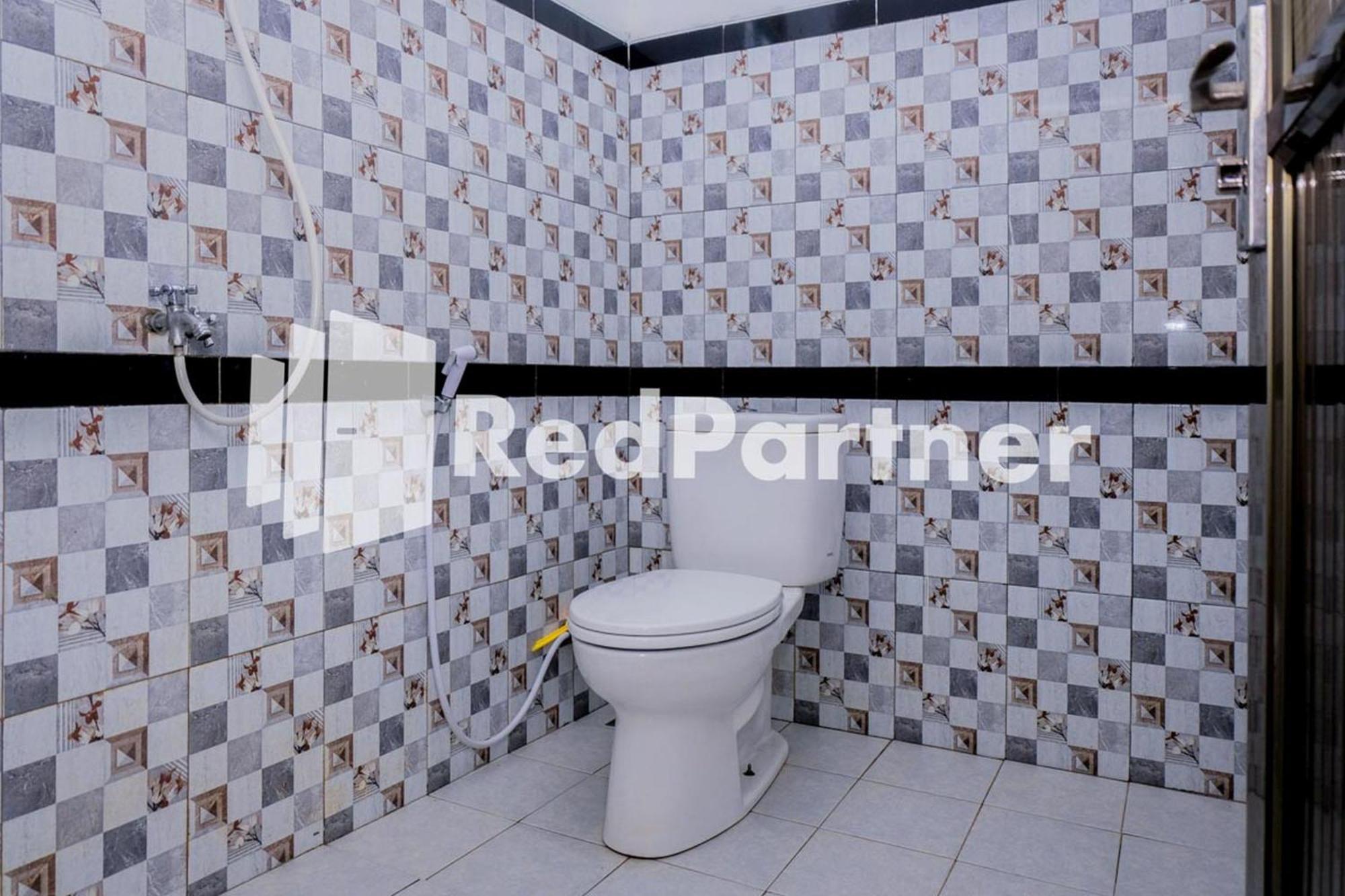 Villa Ikhbar Ciletuh Redpartner Cilowa Oda fotoğraf