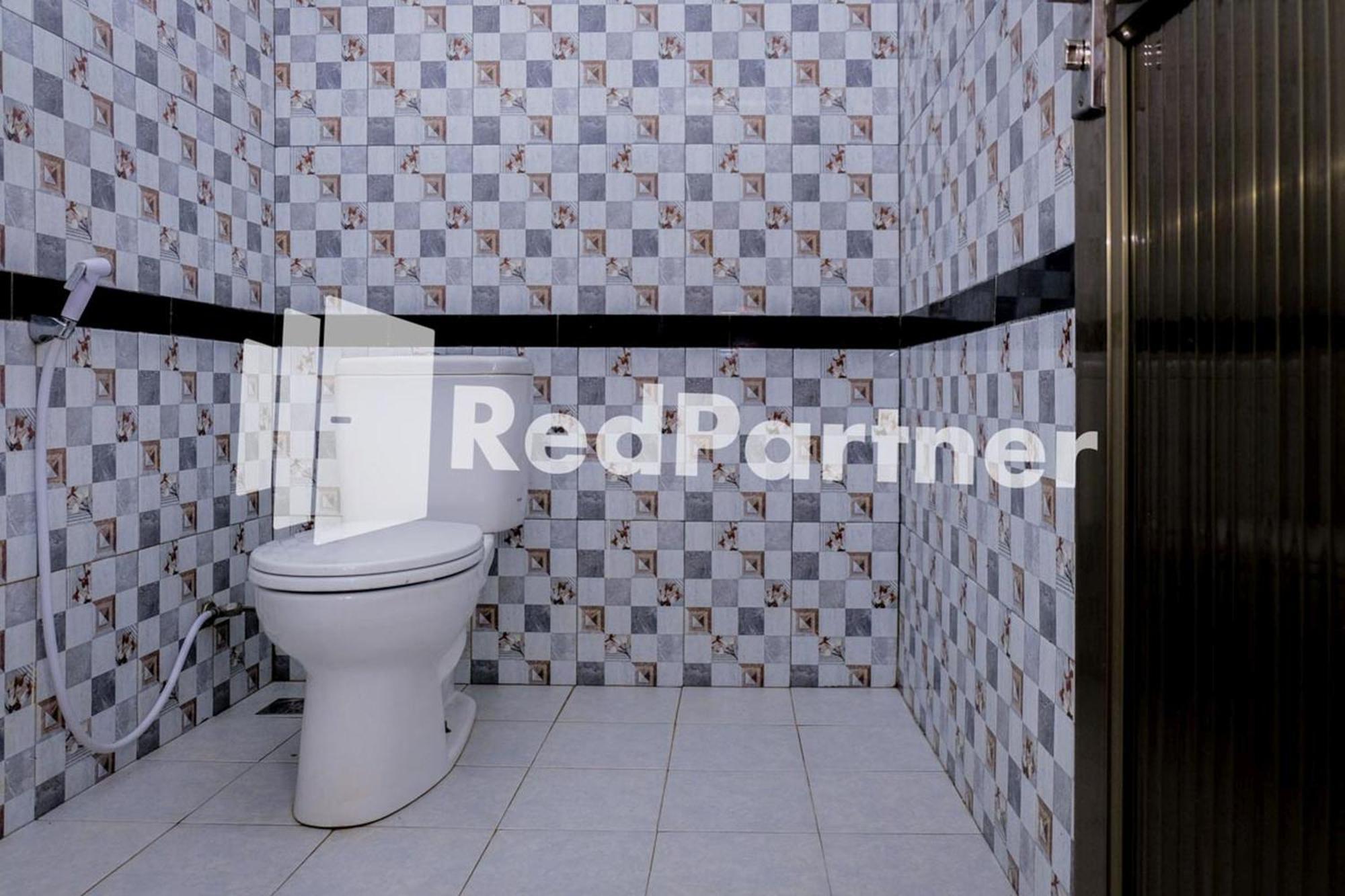 Villa Ikhbar Ciletuh Redpartner Cilowa Oda fotoğraf